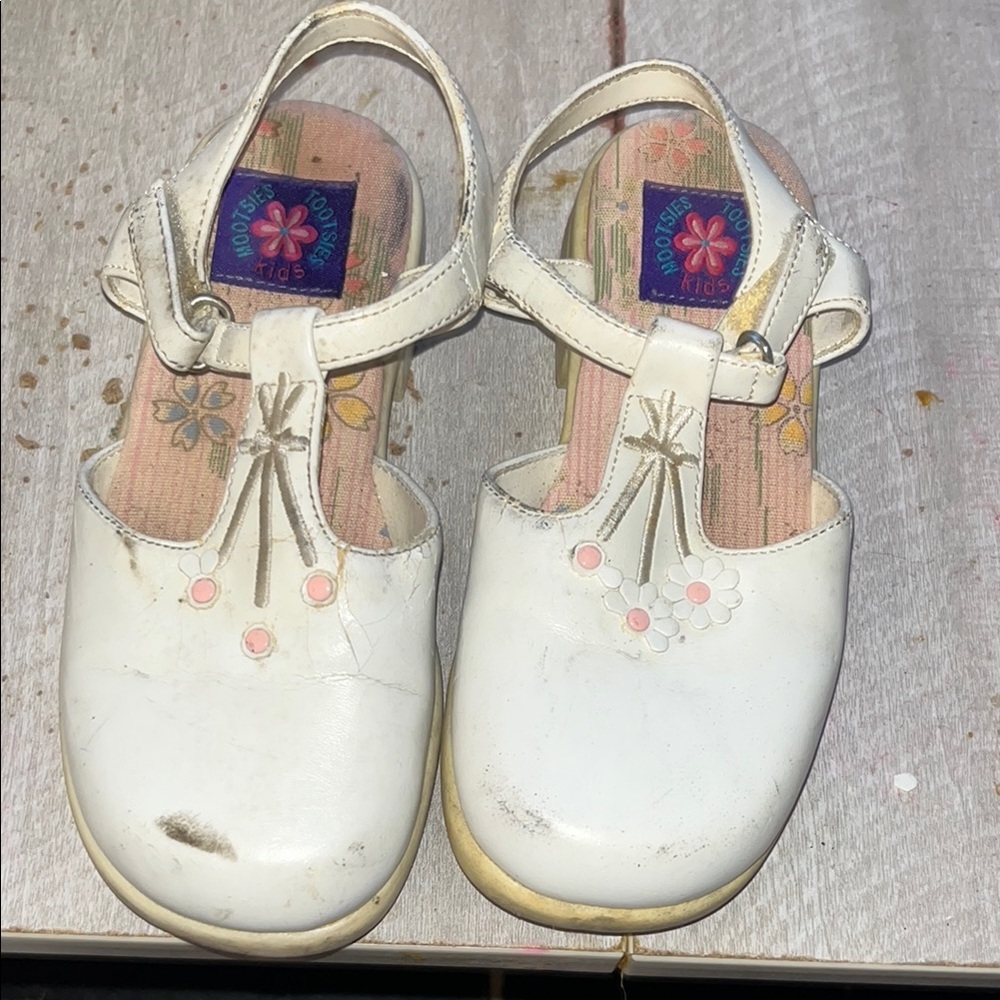 Mootsies Tootsies White and Pink Dress Shoes with T-Strap